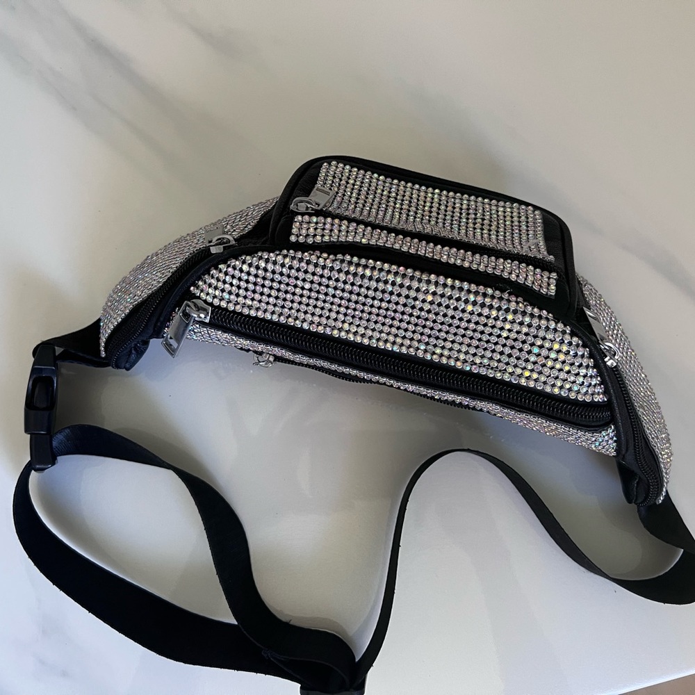 Poster girl rhinestone fanny pack - Picture 4 of 4